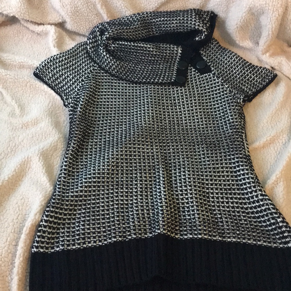 Black and white checkered sweater top